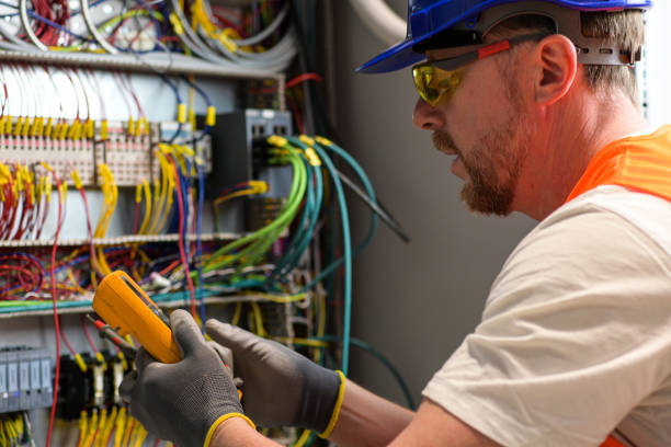 Best Emergency Electrical Repair  in Le Claire, IA